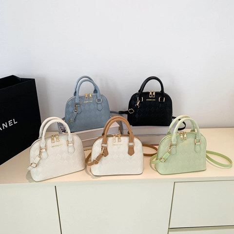 Damen Mode Gesteppt Muscheltasche Schick PU Leder Handtasche Mit Gold Reißverschluss Verstellbarer Schultergurt Casual Umhängetasche