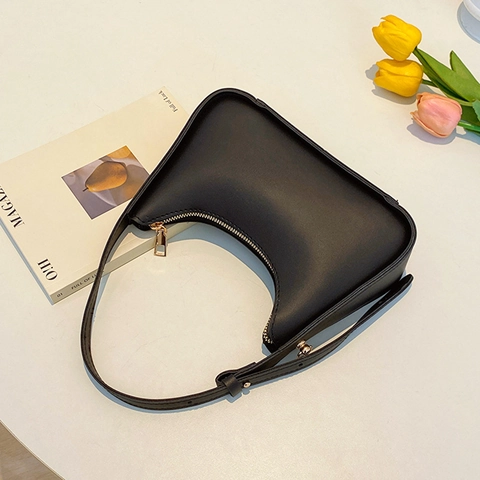 Sac Sous le Bras en Cuir PU Minimaliste de Mode pour Femmes Sac Hobo Demi-lune Avec Bandoulière Réglable Fermeture Éclair Dorée