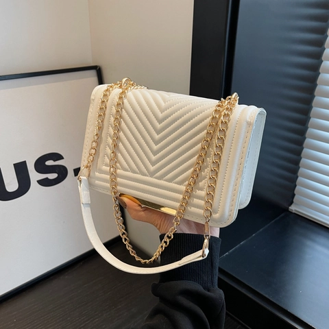 Borsa a Tracolla Donna alla Moda Trapuntata a V Motivo Chevron in Pelle PU Piccola Borsa a Bandoliera con Catena d'Oro