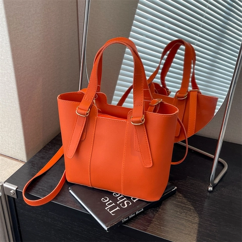 Mode Femmes Sac Seau Cuir PU Haute Qualité Grande Capacité Sac à Bandoulière Minimaliste Couleur Unie Sac Cabas Avec Quincaillerie Dorée Quotidien Bureau