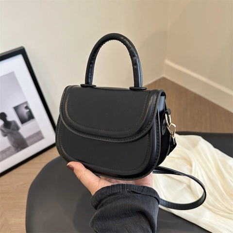 Damen PU Leder Satteltasche Umhängetasche Klein Halbkreis Schultertasche Mit Verstellbarem Riemen Mode Minimalistische Handtasche