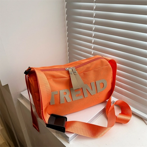 Damen Oxford-Gewebe Zylinder Umhängetasche Mode TREND Buchstaben-Patch Schulter Messenger Bag Lässige Sport-Aufbewahrungstasche