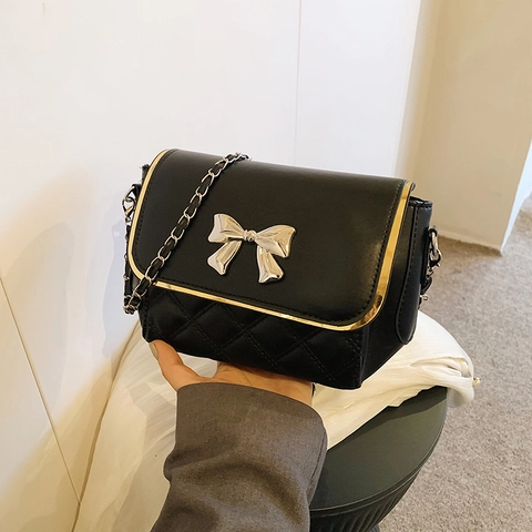 Fashion Women Rhombic Quilted PU Leather Crossbody Bag With Metal Bow Decor Small Square Chain Shoulder Bag For Daily Match