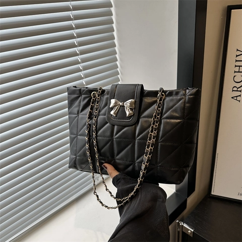 Borsa a Tracolla Trapuntata in Pelle PU da Donna Decorazione con Fiocco in Metallo Catena Sottobraccio Tote Borsa a Mano