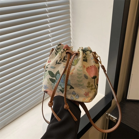 Borsa a Secchiello con Ricamo Floreale Etnico Retro da Donna Borsa a Tracolla con Coulisse e Motivo Geometrico Intrecciato
