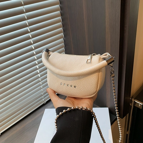 Damen Mini Satteltasche Umhängetasche PU Material Litschi Struktur Metall Stern Nieten Kugelkette Umhängetasche Streetwear Accessoire