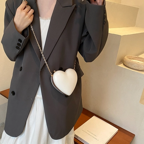 Women Heart Shaped PU Leather Crossbody Bag Sweet Girly Style Metal Chain Small Shoulder Bag Solid Color Party Evening Clutch