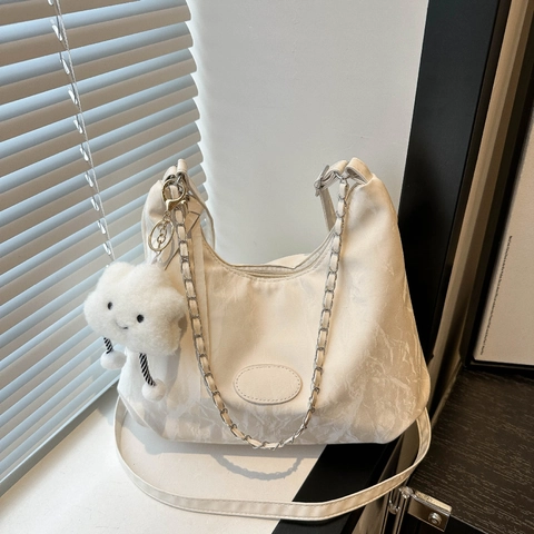 Bolso de Hombro de PU de Gran Capacidad de Moda para Mujer Tendencia de Calle Textura de Mármol Bolso Tote con Cadena de Metal y Colgante de Nube