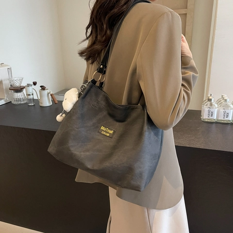 Bolso Tote de Cuero PU de Gran Capacidad para Mujer Bolso de Hombro para Estudiante Minimalista Casual de Diario Con Colgante