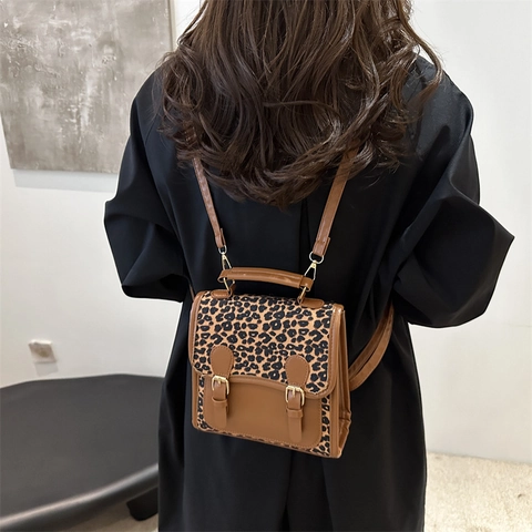 Mochila de Cuero PU con Parche de Estampado de Leopardo para Mujer Bolso de Mano Multifuncional Retro Bolso Bandolera Moda