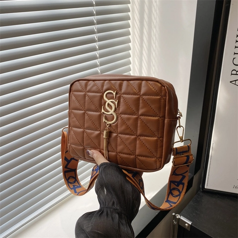 Women Quilted Rhombic Crossbody Bag With Metal Logo Tassel Wide Printed Shoulder Strap Casual Fashion PU Leather Purse