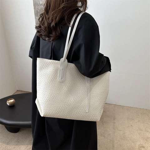 Vintage PU Leder Gewebte Tragetasche Große Kapazität Urban Minimalistische Umhängetasche Für Damen Pendler Mode Handtasche