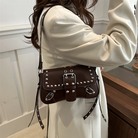 Vintage Rivet Studded Shoulder Bag For Women Punk Y2K PU Leather Underarm Bag With Metal Buckles Leopard Print Crossbody Bag Fashion Chic Handbag