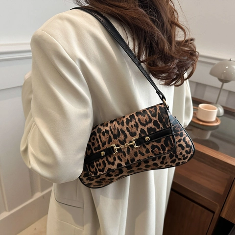 Retro Women PU Leather Horsebit Shoulder Underarm Bag Vintage Square Leopard Print Bag Street Fashion Baguette Bag