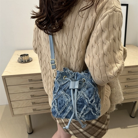 Sac Seau en Toile Tendance pour Femmes Design de Grille de Diamant Effrangé Sac à Bandoulière Mode Décontracté