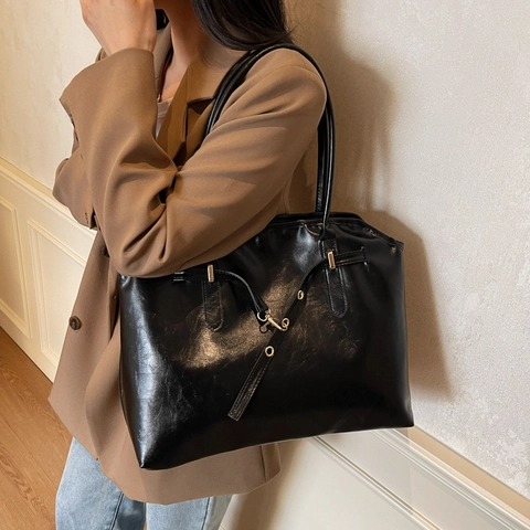 Bolso Tote de Cuero PU Retro de Gran Capacidad para Mujer Bolso de Hombro de Axila de Moda Con Ojales de Metal Decorativos Bolso Diario