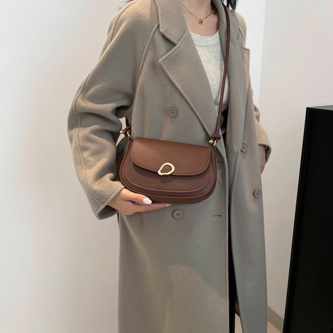 Borsa a Sella da Donna in Pelle PU di Moda Borsa a Tracolla Retro con Fibbia Metallica Irregolare Borsa Casual per Donna