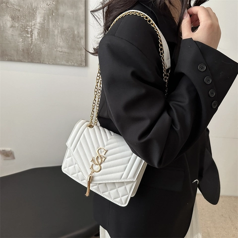 Bolso Bandolera de Cuero PU Acolchado con Cadena para Mujer Retro Simple Color Sólido Bolso de Hombro con Borla Logo de Metal