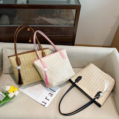 Damen Mode Stroh Tragetasche Große Kapazität Handgewebt Sommer Strand Schultertasche Mit Quastenanhänger Trendy Lässig Alltags Shopper