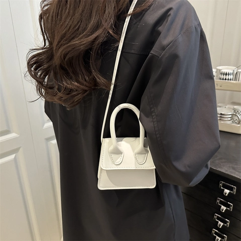 Petit Sac à Main Carré Rétro en Cuir PU pour Femmes Mini Sac à Épaule avec Poignée Supérieure Mode de Rue Chic