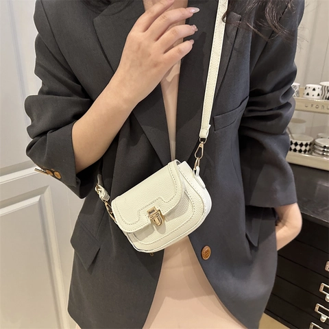 Women Vintage PU Leather Lychee Grain Underarm Shoulder Bag Fashion Retro Small Square Crossbody Bag With Gold Metal Buckle