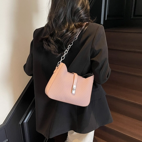 Damen Mode PU Leder Achseltasche Webstruktur Handtasche Mit Silberner Kette Schloss Schicke Schultertasche 2025 Frühling Trendige Tote Bag