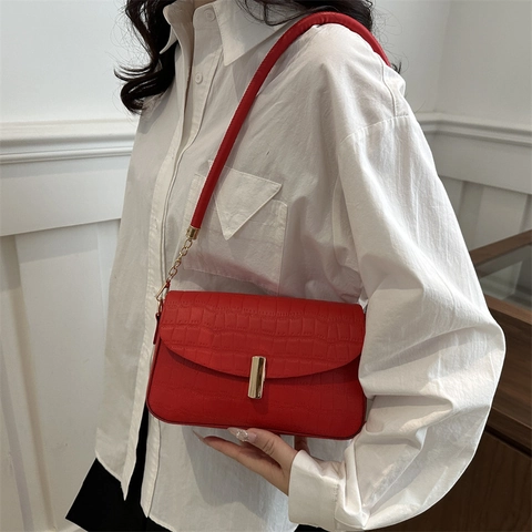 Vintage Crocodile Pattern PU Leather Shoulder Bag For Women Fashion Gold Buckle Chain Underarm Square Bag Street Style