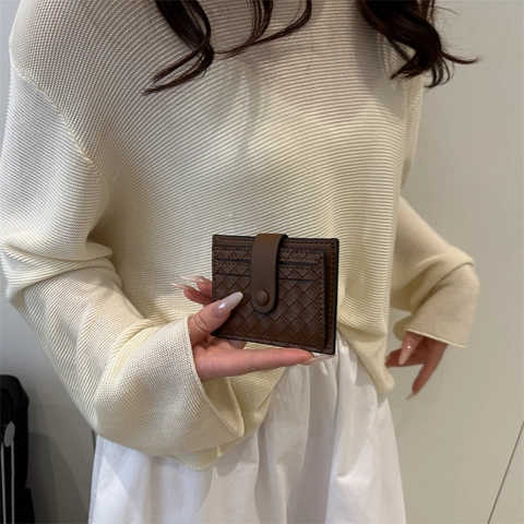 Portacarte in Pelle PU Intrecciata Portafoglio per Donna Uomo Sottile Custodia per Carte di Credito Con Bottone a Pressione Minimalista