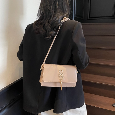 Women PU Leather Square Shoulder Bag With Metal Logo And Tassel Flip Crossbody Bag Casual Chic Handbag For Daily