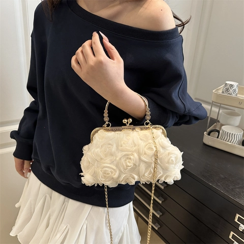 Elegante Borsa da Sera con Fiori di Rosa 3D per Donna Pochette in Raso con Manico in Metallo di Lusso per Matrimonio Festa