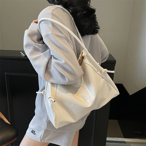 Bolso de Hombro de Cuero PU Brillante para Mujer Bolso Tote Minimalista de Gran Capacidad con Detalle de Nudo Elegante Bolso Informal Diario