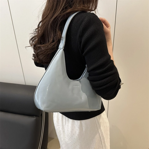 Women's Minimalist PU Leather Hobo Bag Crescent Shaped Shoulder Bag Large Capacity Casual Commuter Underarm Bag For Lady