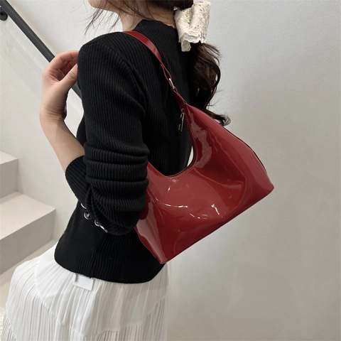 Sac Hobo en Cuir Verni de Style Français pour Femmes Sac sous le Bras Rétro Demi-Lune Sac à Main en Cuir PU Brillant Décontracté