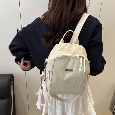 Zaino da Donna in Nylon Increspato Leggero Grande Capacità Casual Streetwear Borsa a Spalla Con Tasche Multiple a Cerniera