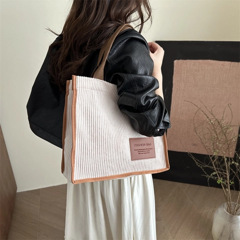 Women Corduroy Tote Bag Large Capacity Retro Solid Color Shoulder Bag Leather Patch Daily Commuting Handbag School Bag