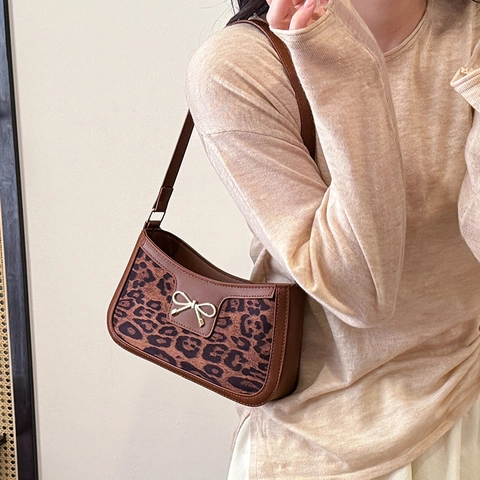 Trendy PU Leather Leopard Print Shoulder Bag Vintage Bow Metal Buckle Underarm Bag Classic Zip Closure Square Bag For Women