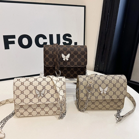 Chic Vintage Monogram Shoulder Bag For Women Fashion PU Leather Crossbody Purse With Butterfly Clasp Metal Chain Strap Small Square Bag