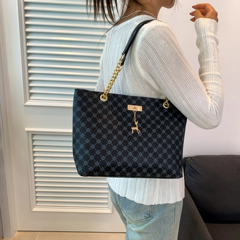 Large Capacity Women Tote Bag Printed PU Leather Shoulder Bag Fashion Minimalist Niche Design Handbag With Chain Strap Deer Pendant
