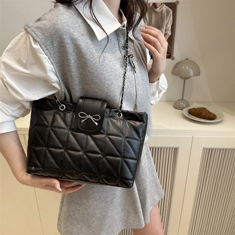 Borsa Tote Trapuntata a Rombi da Donna Borsa a Tracolla Grande Minimalista di Tendenza Con Catena a Fiocco in Metallo Similpelle