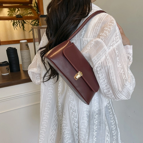Minimalist PU Leather Baguette Bag For Women Vintage Gold Metal Clasp Underarm Shoulder Bag Fashion Daily Commuting Bag