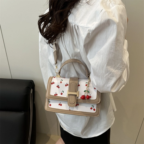 Damen Mode PU Leder Umhängetasche Sommer Kirschdruck Kleine Quadratische Handtasche Mit Breitem Gurt Trendy Niche Tasche
