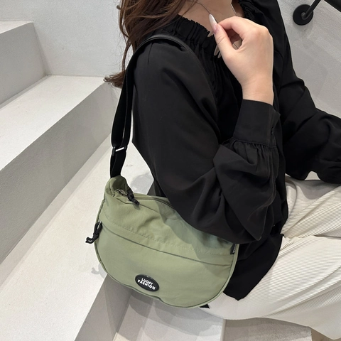 Borsa a Tracolla Casual in Nylon da Donna Design di Nicchia a Mezzaluna Con Tracolla Regolabile Borsa da Viaggio Leggera
