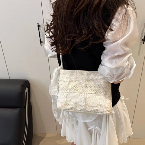 French Vintage White Lace Shoulder Bag For Women Sweet Bow Decor Floral Pattern Underarm Crossbody Bag Fashion Daily Bag