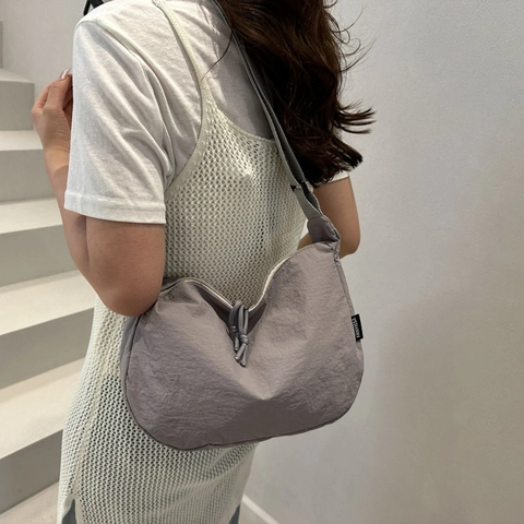 Bolso Bandolera de Media Luna de Nailon Minimalista para Mujer Bolso de Hombro Casual con Correa Ajustable Bolso Hobo Ligero Diario