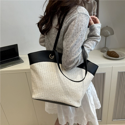 Damen Große Kapazität Gewebte Stroh Tragetasche Mode PU Leder Patchwork Schulterhandtasche Sommerurlaub Lässige Unterarmtasche