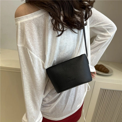 Women Minimalist PU Leather Bucket Bag Lychee Pattern Small Crossbody Shoulder Bag Trendy Summer Bag Daily Fashion Accessory