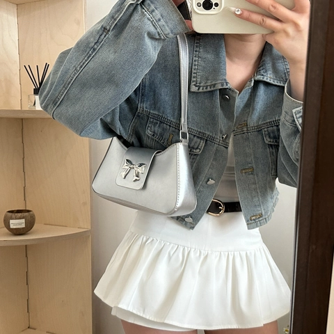 Women Stylish PU Leather Underarm Bag With Metallic Bowknot Decor Minimalist Solid Color Square Shoulder Bag For Daily Use