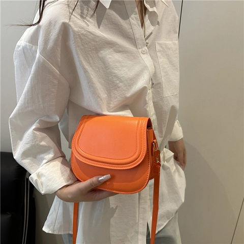 Bolso de Silla de Cuero de PU Moderno para Mujer 2025 Bolso Bandolera Pequeño Minimalista de Moda Bolso de Hombro de Color Sólido