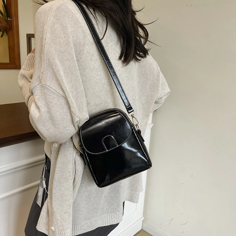 Vintage PU Leather Vertical Square Crossbody Bag For Women Contrast Stitching Shoulder Phone Bag Mini Purse Travel Wallet
