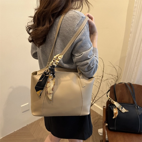 Borsa Tote da Donna in Pelle PU Con Foulard in Seta Cuciture a Contrasto Grande Capacità Casual Fashion Handbag
